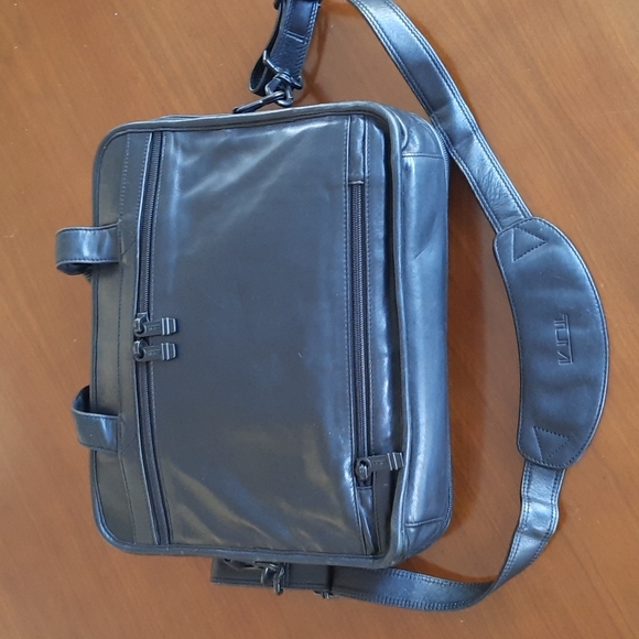 Authentic Tumi Leather Expandable Bag - Picture 1 of 11